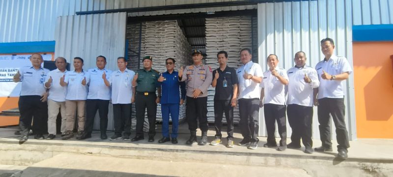 Pemkab Mura salurkan bantuan pangan beras