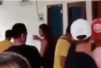 rumah doa umat kristen di Padang diserang massa.