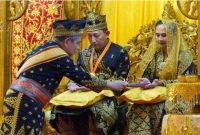 Kapolri Jenderal Pol Listyo Sigit Prabowo mendapat Penganugerahan Adat Ingatan Budi dari Lembaga Adat Melayu (LAM) Riau pada Sabtu (12/7/2025). [Ist]