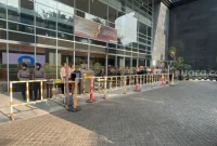 Polisi Mendadak Pasang Metal Detector, Sidang Pleidoi Hasto PDIP Dijaga Super Ketat (sumber: suara.com)