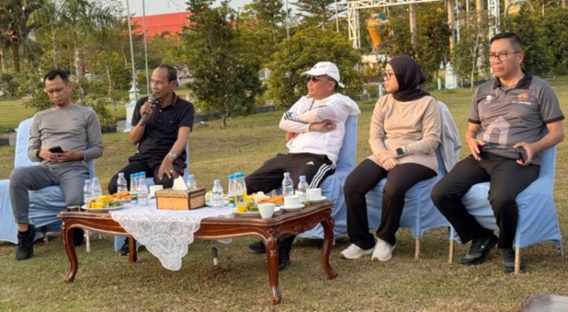 Ketua DPRD Kalteng Arton S Dohong (dua dari kiri) bersama Gubernur Kalteng H Agustiar Sabran, Wakil Ketua I DPRD Kalteng Riska Agustin, Wakil Ketua II DPRD Kalteng M Ansyari dan Plt Sekda Kalteng Leonard S Ampung di Istana Isen Mulang, Jumat (8/8/2025). Foto:Istimewa