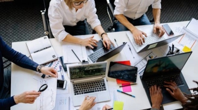 Ilustrasi Hustle Culture (Pexels/Yan Krukau)