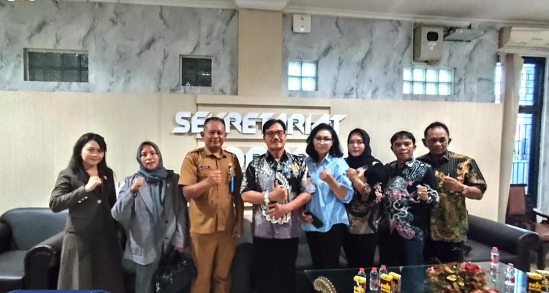 Sekretariat Dewan (Setwan) Barito Utara (Barut) menerima kunjungan kerja dari DPRD Barito Selatan (Barsel), dalam rangka koordinasi terkait implementasi Peraturan Presiden (Perpres) Nomor 72 Tahun 2025. Foto: Setwan Barut