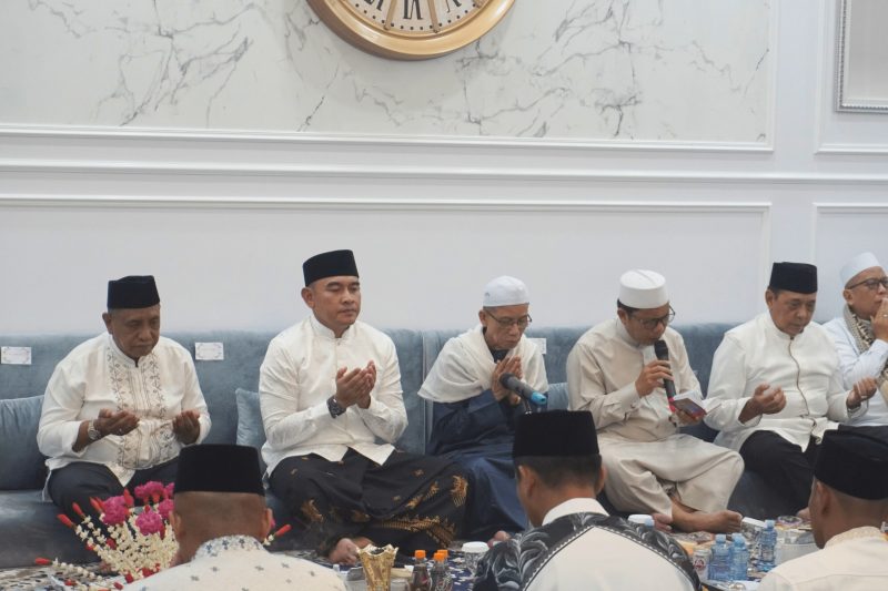 Suasana khidmat dan penuh rasa syukur mewarnai tasyakuran menempati Rumah Dinas Bupati Tanah Laut (Tala) pada Sabtu jelang Magrib, 2 Agustus 2025. Foto: MC Tala