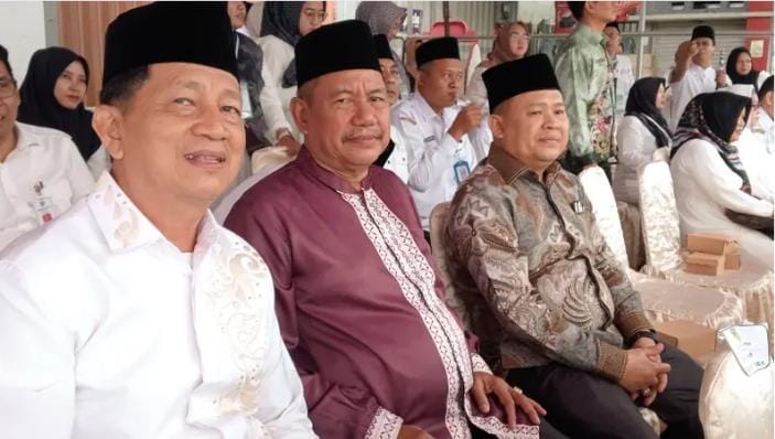 Anggota DPRD Barito Utara, (Barut), Kalteng, H Al Hadi (tengah). Foto: Istimewa