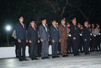 Suasana khidmat menyelimuti Taman Makam Pahlawan Tuntung Pandang Pelaihari pada Minggu dini hari, 17 Agustus 2025. Foto: MC Tala