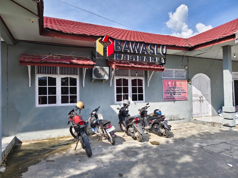 Kantor Bawaslu Barito Utara banyak terima pengaduan laporan jelang PSU Pilkada barito Utara tahun 2024.
