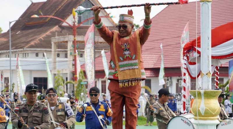 Bupati Mura Heriyus