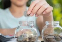 Ilustrasi menabung (sumber:freepik)