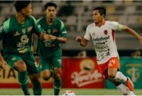Pesta Gol di Gelora Bung Tomo: Persebaya Libas Bali United 5-2 [@BaliUtd]