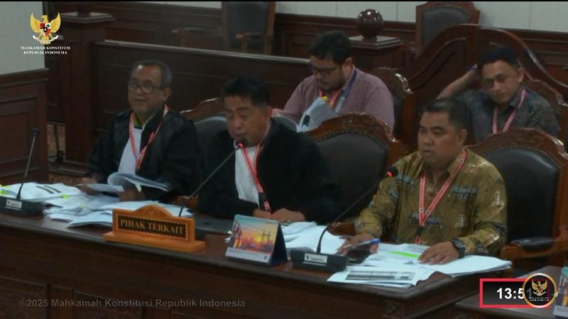 Persidangan gugatan sengketa Perselisihan Hasil Pemilihan Umum (PHPU) pemungutan suara ulang (PSU) Kepala Daerah Barito Utara (Barut), Kalteng, di Mahkamah Konstitusi (MK) mengungkap fakta baru terkait dugaan money politic. Foto: Istimewa