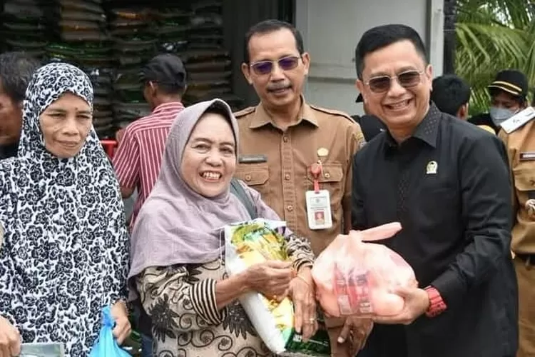 Anggota DPRD Barito Utara (Barut), Kalteng, H Taufik Nugraha (kanan). Foto: Istimewa