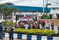 Menjelang putusan Mahkamah Konstitusi (MK) terkait sengketa pemungutan suara ulang (PSU) kepala daerah Barito Utara (Barut), Polres (Barut menggelar simulasi sistem pengamanan kota (sispamkota) pada Selasa, 16 September 2025. Foto: dok. 1tulah.com