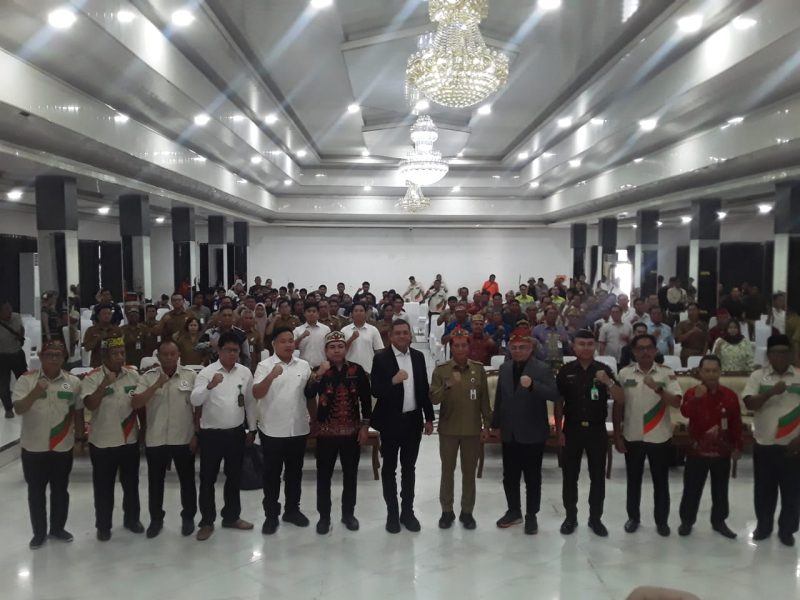 Perwabara Pasti menggelar simposium nasional masyarakat adat, di Balai Antang, Senin, 29 September 2025. Foto: AhZya Firmansyah/1tulah.com