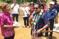 Heriyus, menghadiri kegiatan panen perdana ikan hasil Program Ketahanan Pangan yang diinisiasi BUMDes Hopakat Maju Bersama di Desa Sungai Lunuk, Kecamatan Tanah Siang, Sabtu (13/9/2025).