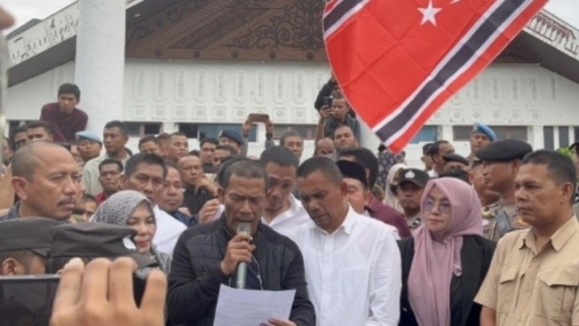 Ketua DPR Aceh Zulfadhli [Foto:Fazliana| MODUSACEH.CO]