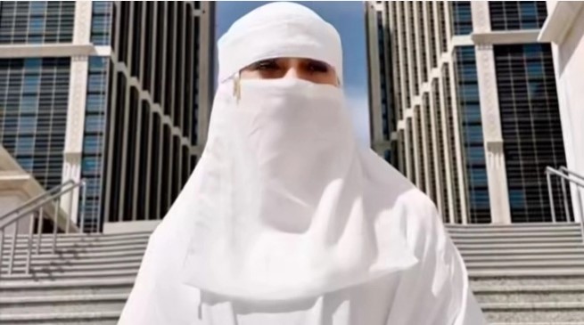 Potret Celine Evangelista Umrah (Instagram)