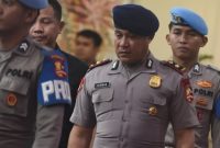 Komandan Batalyon Resimen IV Korps Brimob Polri Kompol Cosmas Kaju Gae (tengah) berjalan usai
mengikuti sidang putusan etik di Gedung TNCC Mabes Polri, Jakarta, Rabu (3/9/2025) malam. [ANTARA
FOTO/Indrianto Eko Suwarso/tom]
