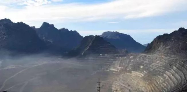 Kawasan Grasberg Mine milik PT. Freeport Indonesia (PTFI ) di Tembagapura, Mimika, Timika, Papua, Minggu (15/2).
