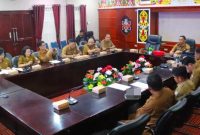 Pemerintah Kabupaten Murung Raya menggelar rapat penyempurnaan Petunjuk Teknis (Juknis) Program Kartu Hebat Mahasiswa, bertempat di Aula A Kantor Bupati Murung Raya, Senin (13/10/2025).