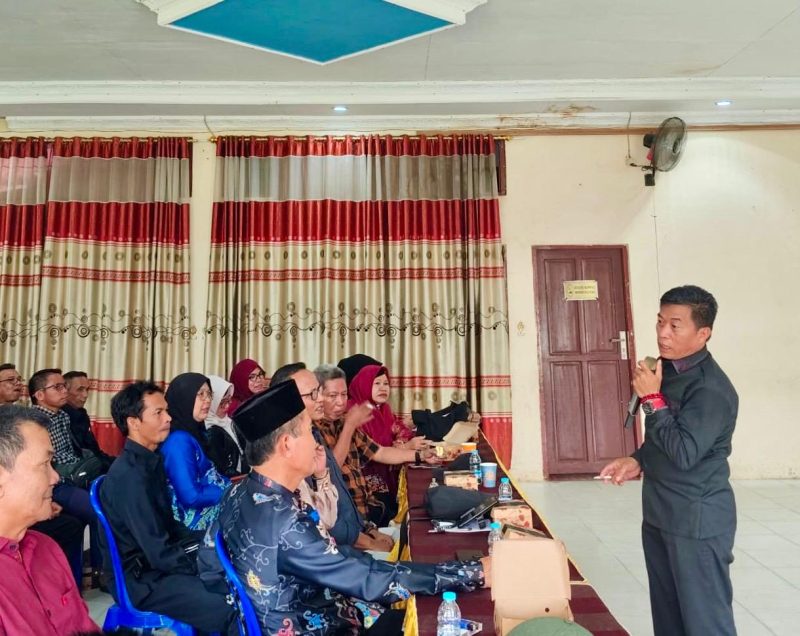 Rumiadi melaksanakan kegiatan Reses Masa Sidang III Tahun 2025 di Kecamatan Laung Tuhup, Kamis (16/10/2025).