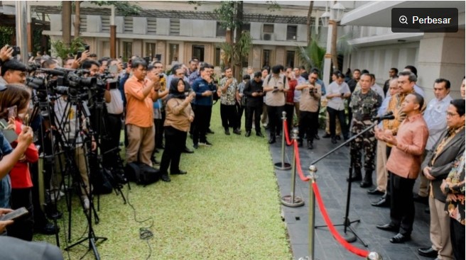 Menteri Energi dan Sumber Daya Mineral (ESDM) Bahlil Lahadalia. (Dok: Kemendagri)