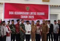 Gubernur Kalimantan Tengah, Agustiar Sabran mengajak masyarakat lintas agama untuk berdoa bersama (MMC Kalteng)