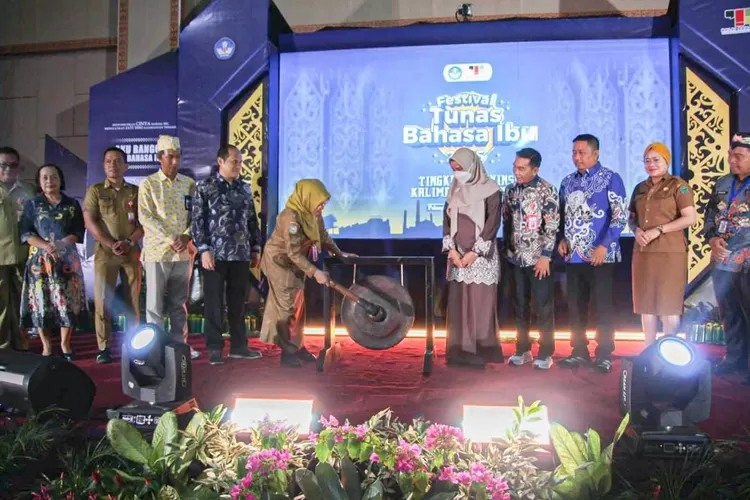 Asisten Administrasi Umum Setda Kalteng, Sunarti, membuka Festival Tunas Bahasa Ibu (FTBI) Tingkat Provinsi Kalteng Tahun 2025 (MMC Kalteng)