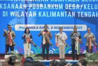 Peresmian secara simbolis dengan penabuhan katambung oleh Gubernur Agustiar Sabran bersama Menteri Hukum RI Supratman Andi Agtas (MMC Kalteng)