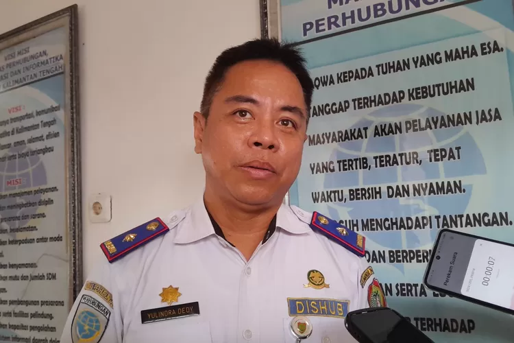 Kepala Dinas Perhubungan Kalimantan Tengah, Yulindra Dedy, saat diwawancara, di Kantor Dinas Perhubungan Kalteng (MMC Kalteng)