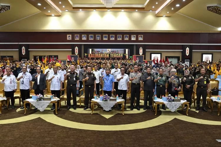 Dies Natalis ke-62 UPR: Jamwas Berikan Kuliah Umum, Gubernur Tegaskan Komitmen Majukan Pendidikan Kalteng (MMC Kalteng)