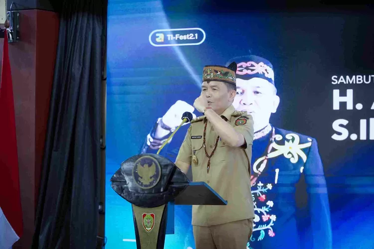 Hadiri Dies Natalis TI UPR, Gubernur Kalteng Tekankan Urgensi SDM Unggul di Era Transformasi Digital (MMC Kalteng)