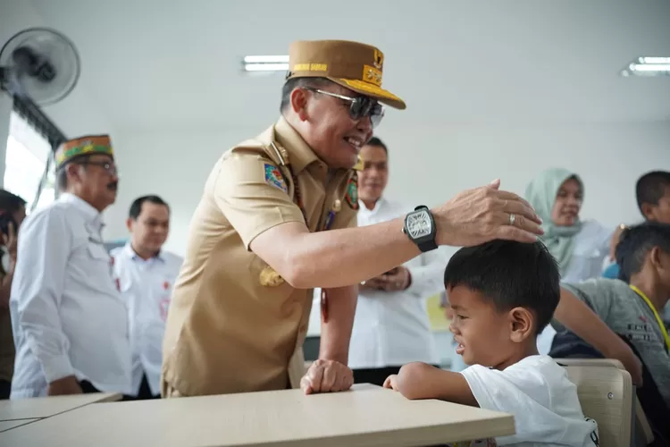 Pemerintah Provinsi Kalimantan Tengah (Pemprov Kalteng) terus menunjukkan komitmen dalam mendukung program pendidikan nasional yang digagas Presiden Republik Indonesia Prabowo Subianto (MMC Kalteng)