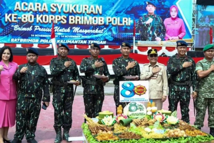 Gubernur Kalteng H. Agustiar Sabran saat menghadiri Syukuran Hari Ulang Tahun ke-80 Korps Brimob Polri di Mako Satbrimob Polda Kalteng (MMC Kalteng)