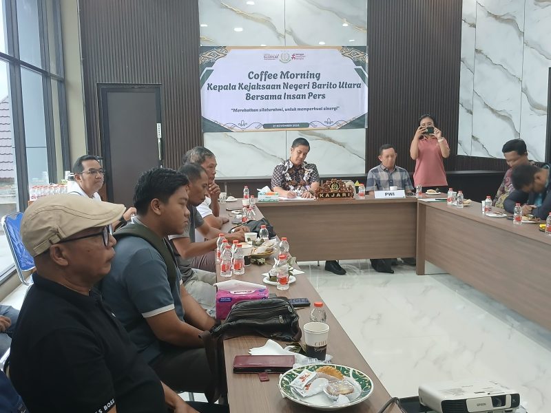 Kejaksaan Negeri (Kejari) Barito Utara (Barut), Kalteng, menggelar coffee morning bersama jurnalis yang tergabung dalam Persatuan Wartawan (PWI) Barut, di Aula Kejari setempat, Jumat pagi, 21 November 2025. Foto: Istimewa