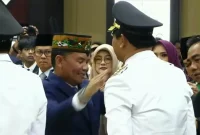 Gubernur Kalteng Agustiar Sabran melantik Bupati Barito Utara Shalahuddin dan Wakil Bupati Felix Sonadie Yusia Tingan di Palangkaraya, Jumat (10/10/2025) (tangkapan layar siaran live Diskominfosandi Barito Utara)