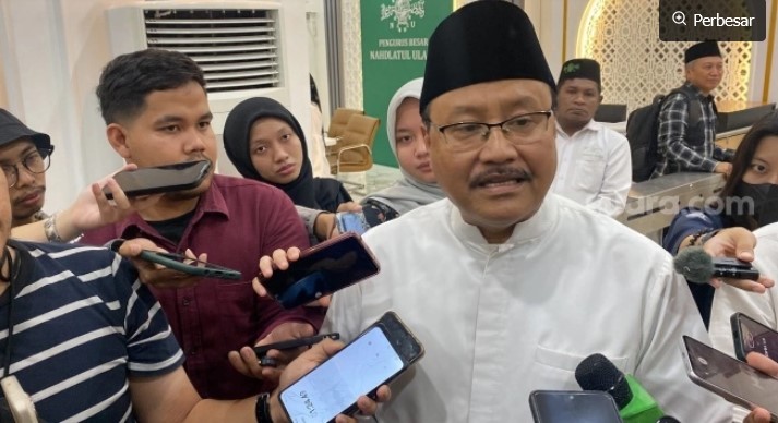 Sekjen PBNU Saifullah Yahya alias Gus Ipul meminta pengurus organisasi tetap tengah di tengah isu pelengseran Ketua Umum PBNU Gus Yahya. (Suara.com/Faqih) 