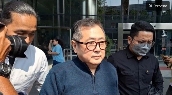 Komisaris PT Dosni Roha Logistik (PT DRL) Bambang Rudijanto Tanoesoedibjo alias Rudy Tanoe bungkam usai diperiksa tim penyidik KPK sebagai saksi kasus dugaan korupsi penyaluran bantuan sosial (bansos) beras di Gedung Merah Putih KPK, Jakarta Selatan, Kamis (14/12/2023). [ANTARA] 