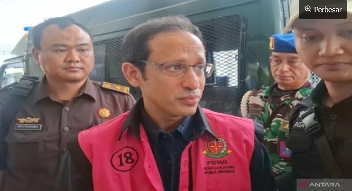 KPK mengungkapkan bahwa Mantan Menteri Pendidikan, Kebudayaan, Riset, dan Teknologi (Menristekdikti) Nadiem Makarim menjadi calon tersangka dalam penyelidikan kasus dugaan korupsi pada pengadaan Google Cloud di Kemendikbudristek. 