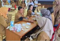 Sekretaris DPRD Provinsi Kalimantan Tengah, Pajarudinnoor saat melakukan pemeriksaan kesehatan.Foto:Istimewa