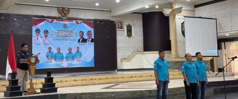 Saat pelantikan ketua PWI Kabupaten Barito Timur. Foto : 1tulah.com/zakirin