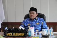Wagub Edy Pratowo saat mengikuti secara virtual Rapat Koordinasi Pusat dan Daerah Persiapan Natal Tahun 2025 dan Tahun Baru 2026 dari Ruang Rapat Wakil Gubernur (MMC Kalteng)