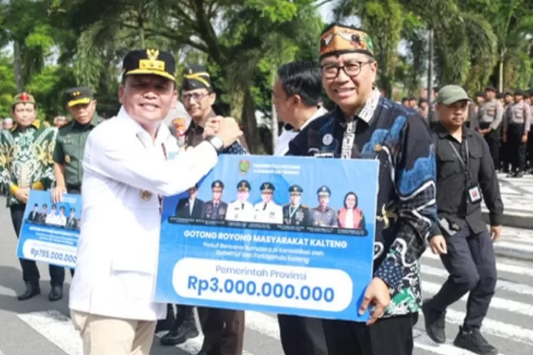 Pelepasan Bantuan Kemanusiaan bagi korban bencana alam ke Provinsi Aceh, Sumatera Barat, dan Sumatera Utara oleh Gubernur Kalteng H. Agustiar Sabran (MMC Kalteng)


