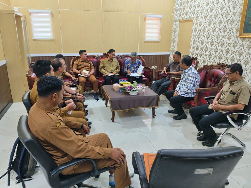 Pemkab Barito Utara (Barut), melalui Dinas Pekerjaan Umum dan Penataan Ruang (PUPR) setempat, melaksanakan kunjungan kerja ke Kantor Pelayanan Kekayaan Negara dan Lelang (KPKNL) Palangka Raya, Selasa, 16 Desember 2025. Foto: PUPR Barut untuk 1tulah.com