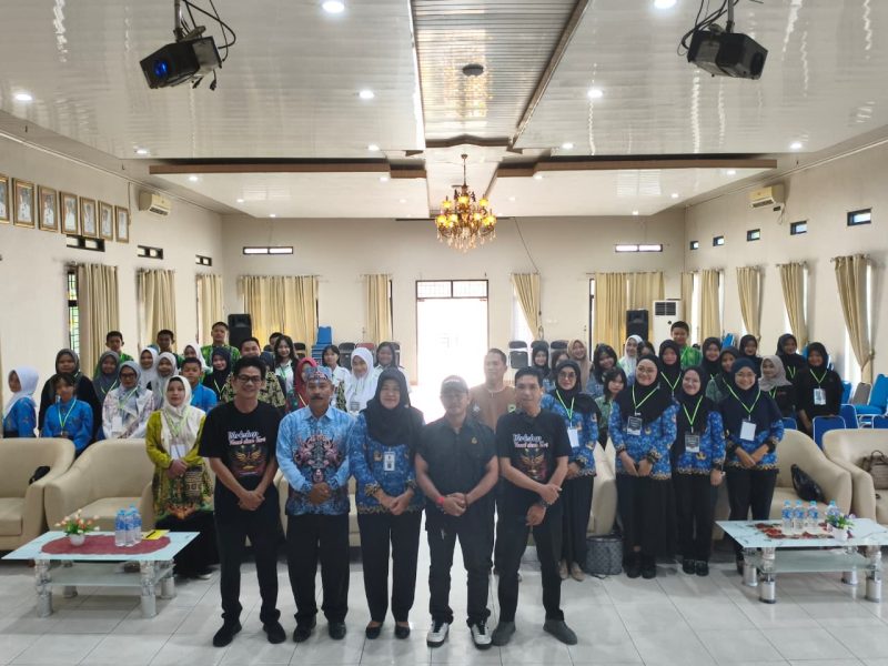 Sanggar seni Harmony Etnika Nusantara Barito Utara (Barut), Kalteng, menggelar workshop atau pelatihan seni tari dan vokal kepada pelajar dan guru, di Aula Bappeda, Muara Teweh, Rabu, 17 Desember 2025. Foto: Istimewa