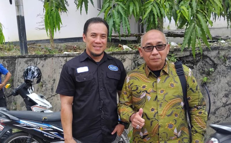 Anggota DPRD Barito Utara (Barut), H Parmana Setiawan (kiri). Foto: Aprie/1tulah.com