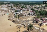 Foto udara kerusakan rumah warga pasca diterjang banjir bandang di Desa Kota Lintang, Kota Kuala Simpang, Kabupaten Aceh Tamiang, Aceh, Rabu (3/12/2025). [ANTARA FOTO/Syifa Yulinnas/nz] 