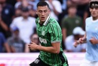 AC Milan dikabarkan sudah jalin kontak dengan agen Jay Idzes. (Instagram/@jayidzes) 