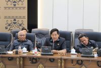 Anggota DPRD Barito Utara (Barut), Kalteng, Edi Pran Aji, mendesak pihak perusahaan dan pemerintah daerah untuk lebih serius menangani dampak pencemaran debu serta memperbaiki infrastruktur jalan yang dinilai mengabaikan keselamatan juga kesehatan masyarakat. Foto: Istimewa