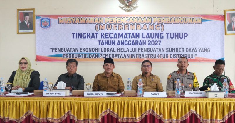 Wabup Rahmanto memimpin Musrenbang tingkat Kecamatan Laung Tuhup di Kantor Kecamatan setempat, Selasa (27/1/2026). (Foto : Diskominfo Sp Mura)